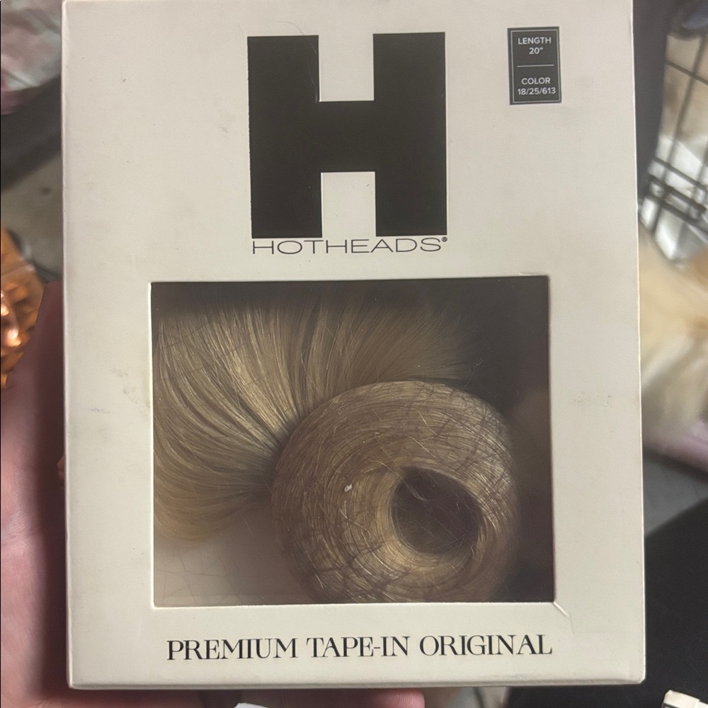 2 Brand New packs 20” light blonde Tape-In HotHeads Extensions color:18/25/613